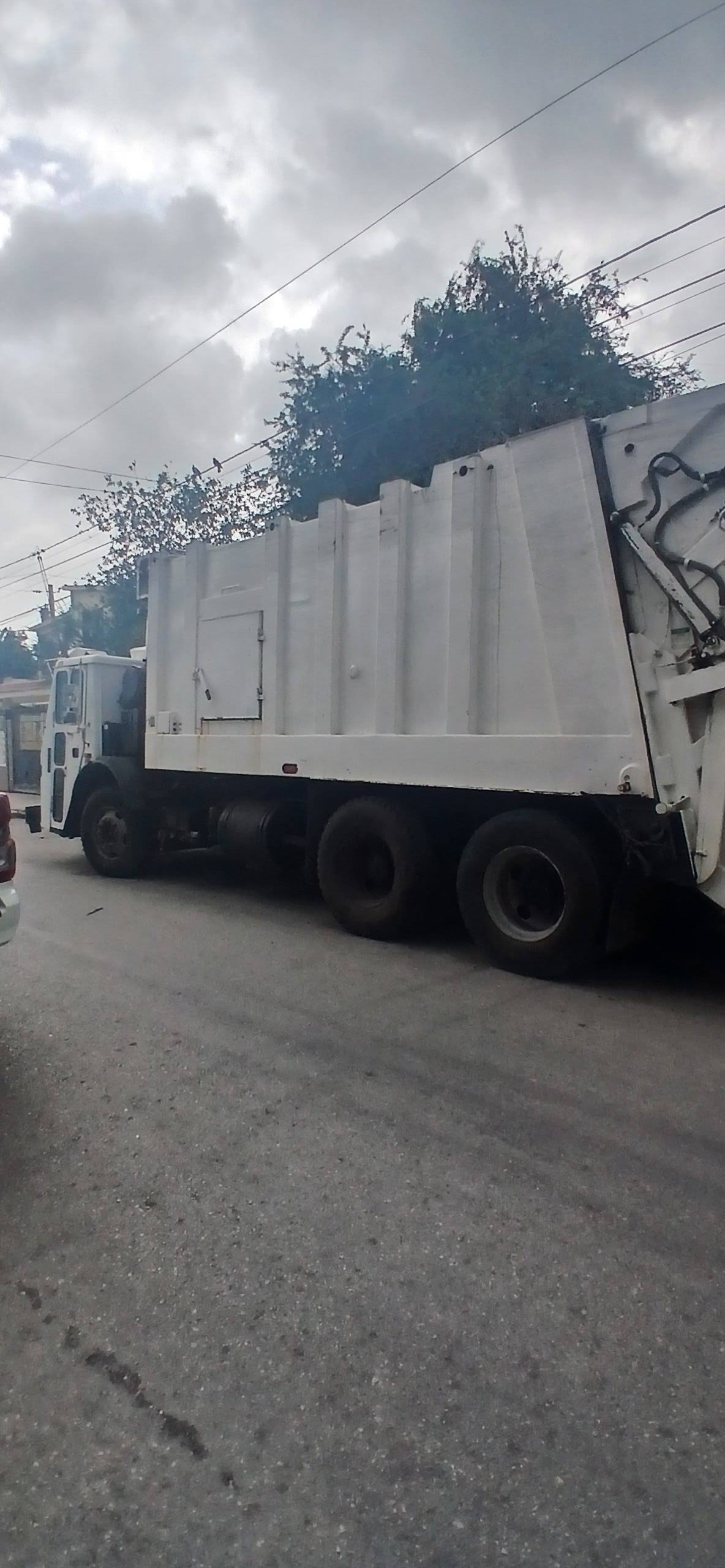 Lamentamos profundamente las molestias causadas por la interrupción en la recogida de desechos sólidos.