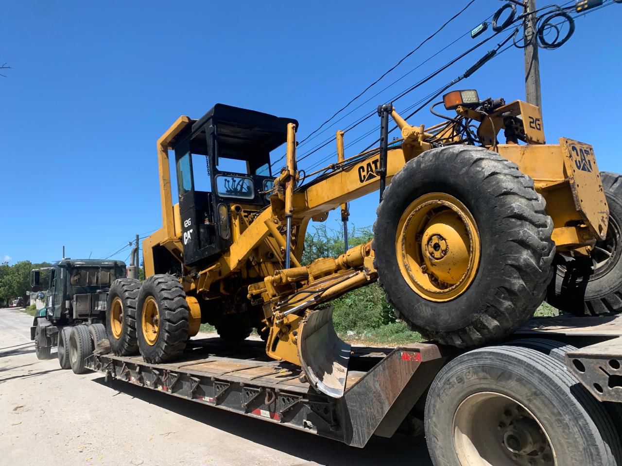 Comienzan a llegar los equipos para dar inicio a los trabajos de asfaltado de las calles de nuestro pueblo, nuestro alcalde Orangel Sena sigue tocando puertas, pero la unidad del pueblo es imprescindible para el desarrollo.