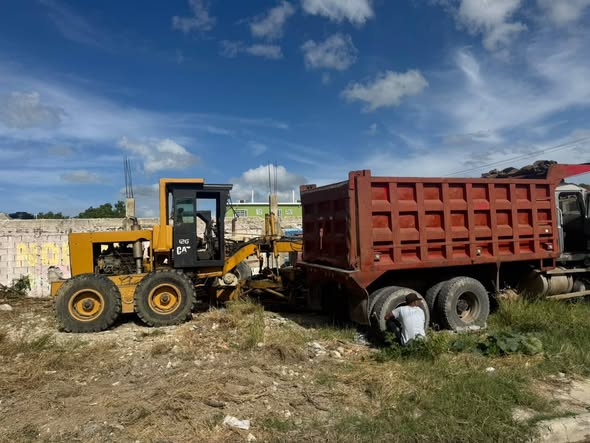 El ayuntamiento de Vicente noble, nuestro honorable alcalde Orangel Sena y el ministerio de obras públicas dan inicio a los trabajos de reconstrucción para asfaltado de la doble vía